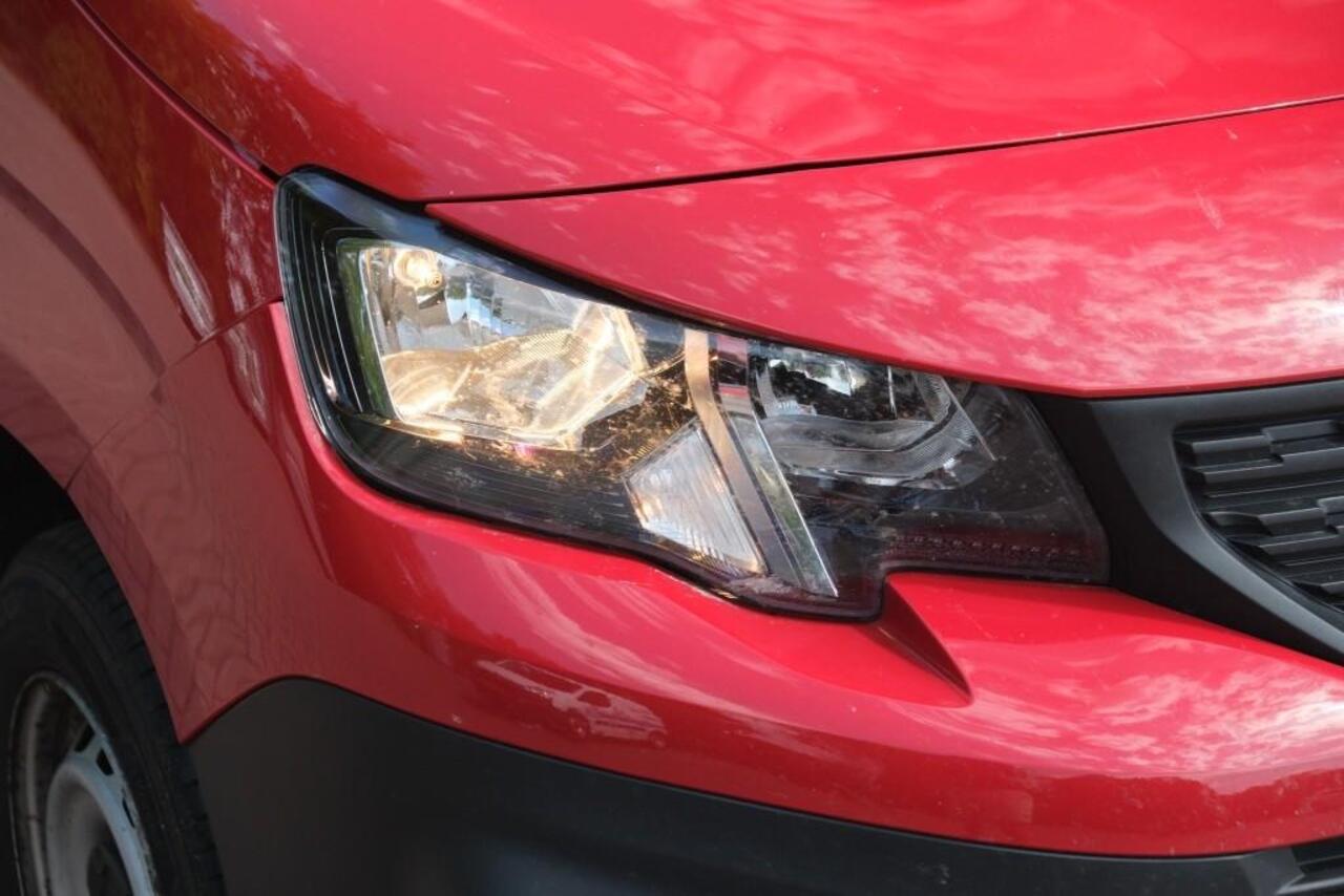 Peugeot PARTNER 1.5 BlueHDi 75pk Pro | Navi | App Connect | Airco | Trekhaak