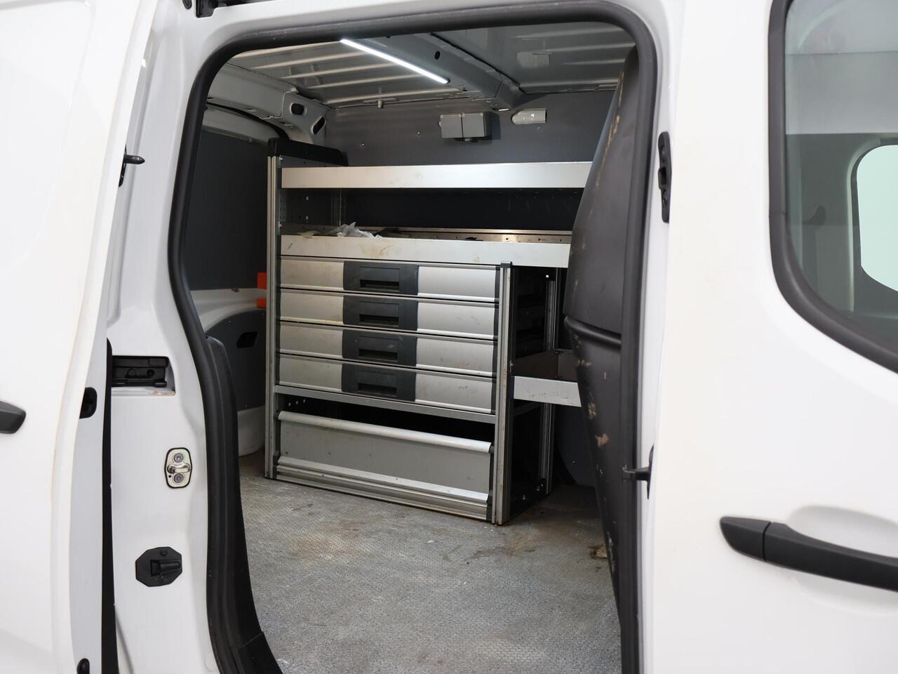 Peugeot PARTNER 1.5 BLUEHDI 100 PK PREMIUM + BOTT KAST | 230V OMVORMER | TREKHAAK | APPLE CARPLAY