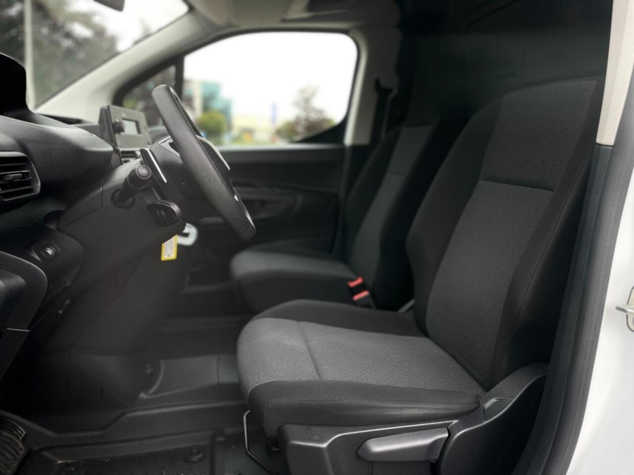 Peugeot PARTNER 1.2 PURETECH AUTOMAAT CRUISE PDC ACHTER