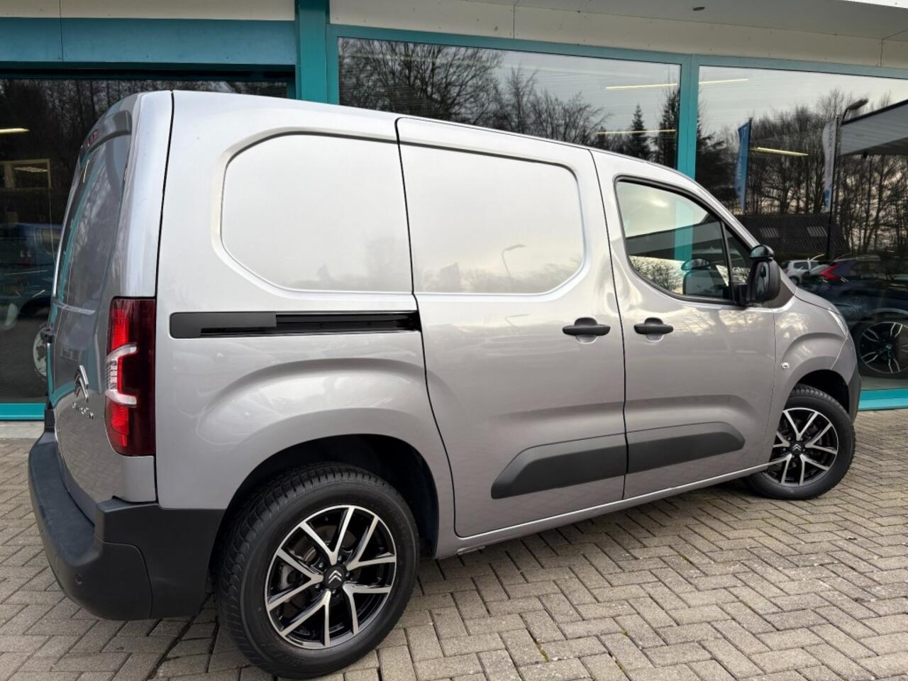 Peugeot PARTNER 1.5 BlueHDI 100pk CarPlay, Navi, Cruise, PDC, 16