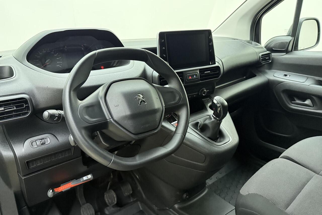 Peugeot PARTNER 1.5 BlueHDI Premium 75 PK | Handgeschakeld | 3-Zits | Betimmering | Airco | Cruise Control | Parkeersensor | Bluetooth | 1e eigenaar
