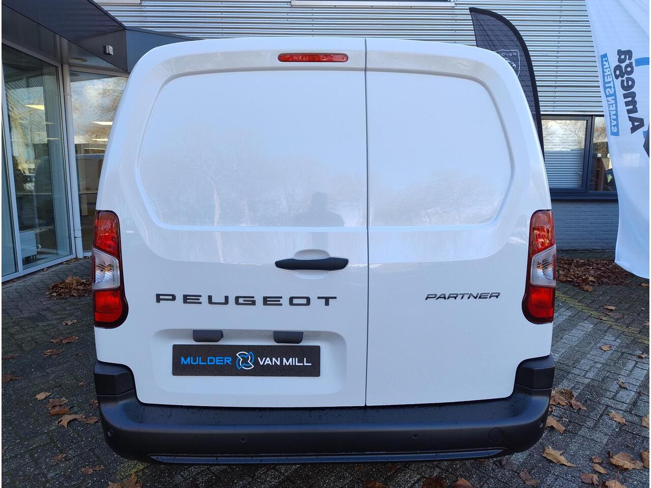Peugeot PARTNER L2 1.5 BlueHDi 100pk | BPM vrij | Dubbele schuifdeur in laadruimte | Multimedia | Apple Carplay | Android Auto | Parkeersensoren achter | Stuurwielbediening | Digital cockpit | Airco | Cruise Control | Bluetooth radio DAB+