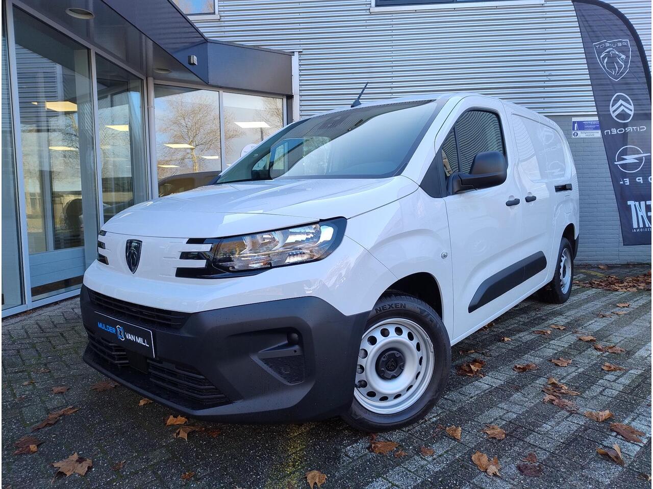 Peugeot PARTNER L2 1.5 BlueHDi 100pk | BPM vrij | Dubbele schuifdeur in laadruimte | Multimedia | Apple Carplay | Android Auto | Parkeersensoren achter | Stuurwielbediening | Digital cockpit | Airco | Cruise Control | Bluetooth radio DAB+