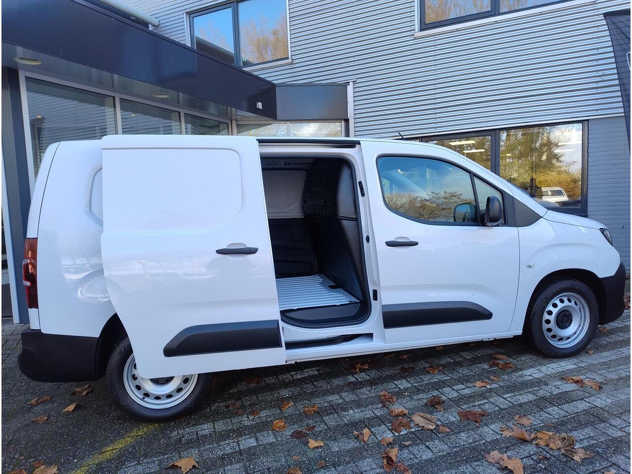 Peugeot PARTNER L2 1.5 BlueHDi 100pk | BPM vrij | Dubbele schuifdeur in laadruimte | Multimedia | Apple Carplay | Android Auto | Parkeersensoren achter | Stuurwielbediening | Digital cockpit | Airco | Cruise Control | Bluetooth radio DAB+