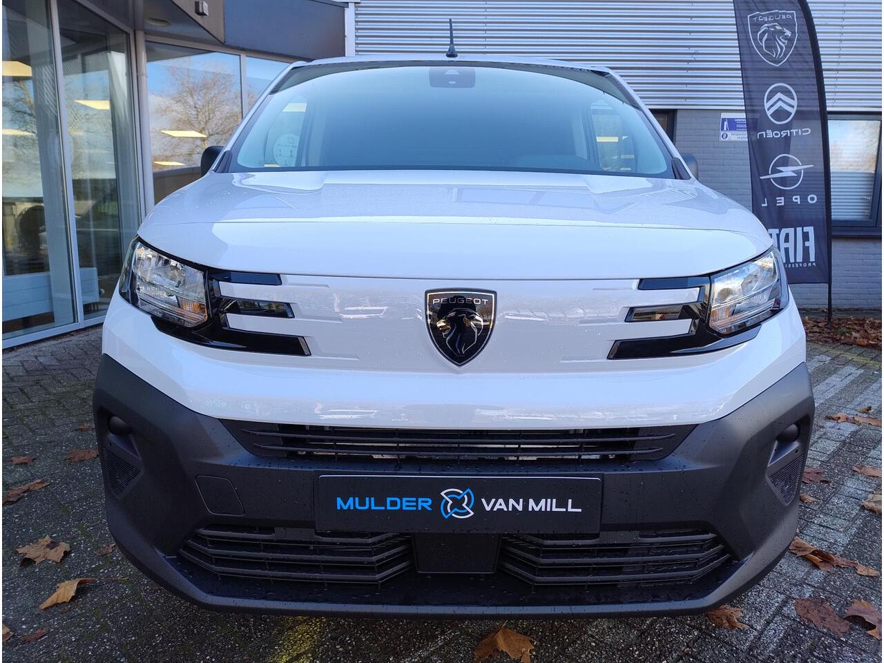 Peugeot PARTNER L2 1.5 BlueHDi 100pk | BPM vrij | Dubbele schuifdeur in laadruimte | Multimedia | Apple Carplay | Android Auto | Parkeersensoren achter | Stuurwielbediening | Digital cockpit | Airco | Cruise Control | Bluetooth radio DAB+