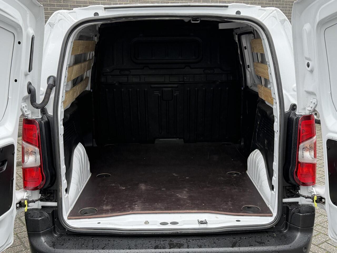 Peugeot PARTNER 1.5 BlueHDi 130 EAT8 S&S L1 Automaat, Trekhaak, Betimmering, Navigatie, Camera, Parkeersensoren voor en achter