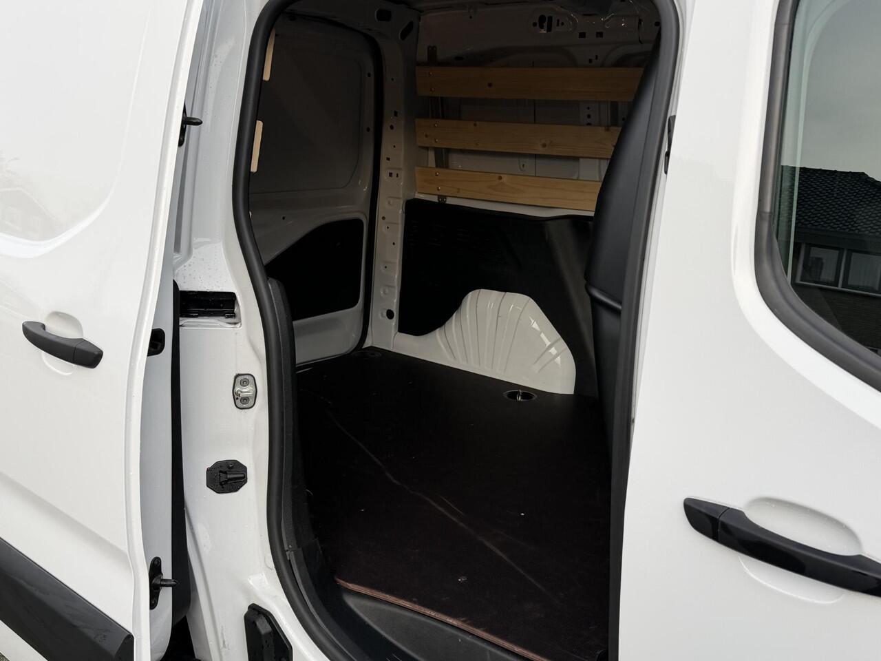 Peugeot PARTNER 1.5 BlueHDi 130PK EAT8 Automaat L1 Navigatie, Achteruitrijcamera, Parkeersensoren, Trekhaak, Apple Carplay, Android Auto