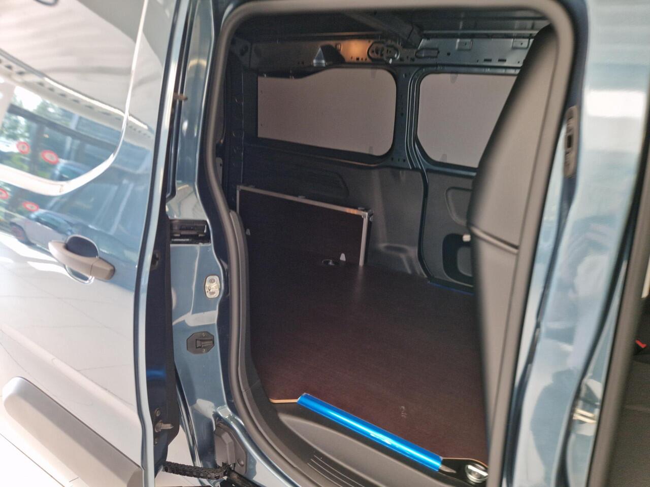 Peugeot PARTNER e-Partner L2 50 kWh | tot 8 jaar garantie | Pakket Comfort Connect | Pakket Drive Assist | betimmering | velgen | Climate Control | rijklaarprijs