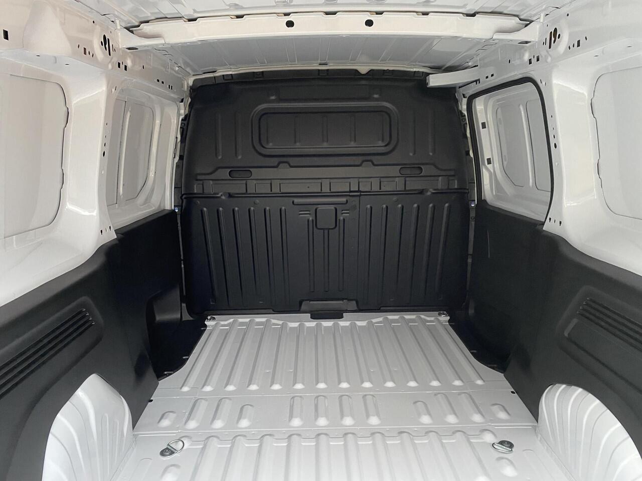 Peugeot PARTNER e-Partner L2 50 kWh 136pk | 8 jaar garantie | 0% financial lease | NAVI | Multimedia | Apple Carplay | Android Auto | Achteruitrijcamera | Parkeersensoren voor en achter | Dode hoek detectie | Surround view | Licht- en regensensor | Mistlampen | Stuurwiel