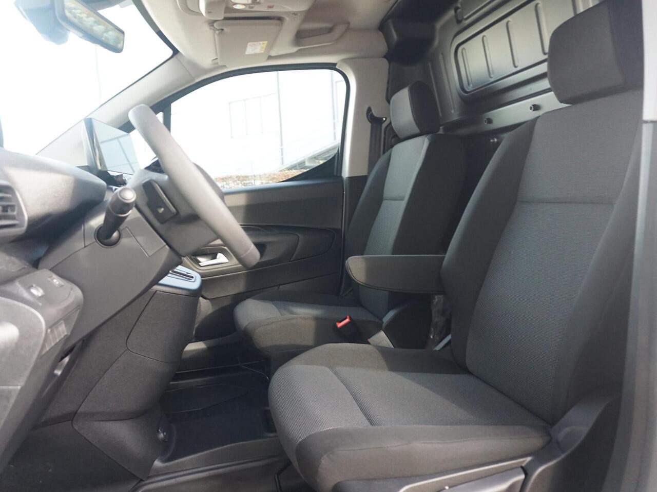 Peugeot PARTNER e-Partner L2 50 kWh | 8 jaar garantie | Navigatie incl. Apple Carplay | camera's | parkeersensoren voor & achter | dodehoek detectie | Comfort stoel | rijklaarprijs