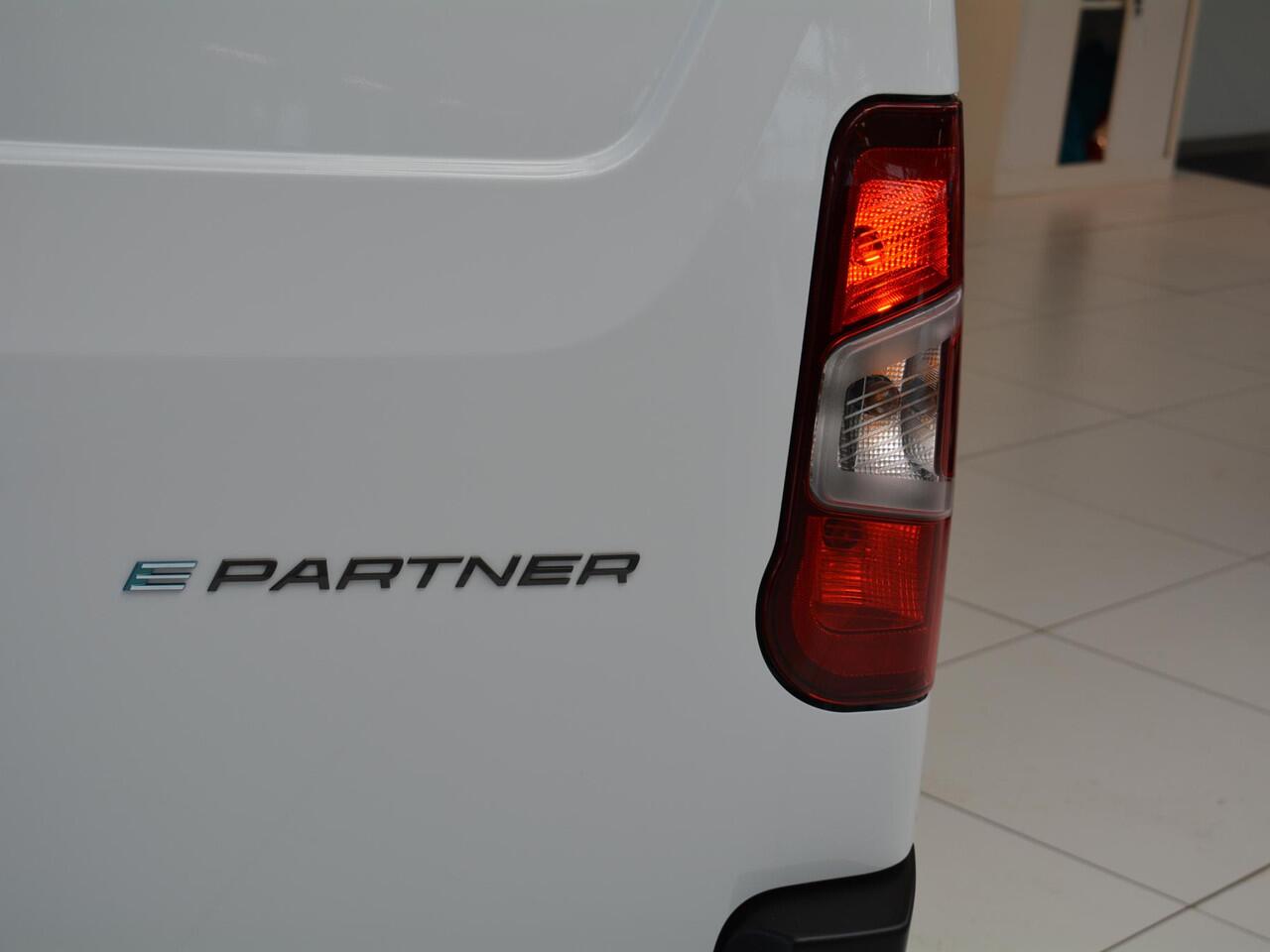 Peugeot PARTNER e-Partner L1 50 kWh | 0% rente | laadruimtebetimmering | Warmtepomp | Comfort stoel | Apple Carplay | camera | ECO LED koplampen | rijklaarprijs