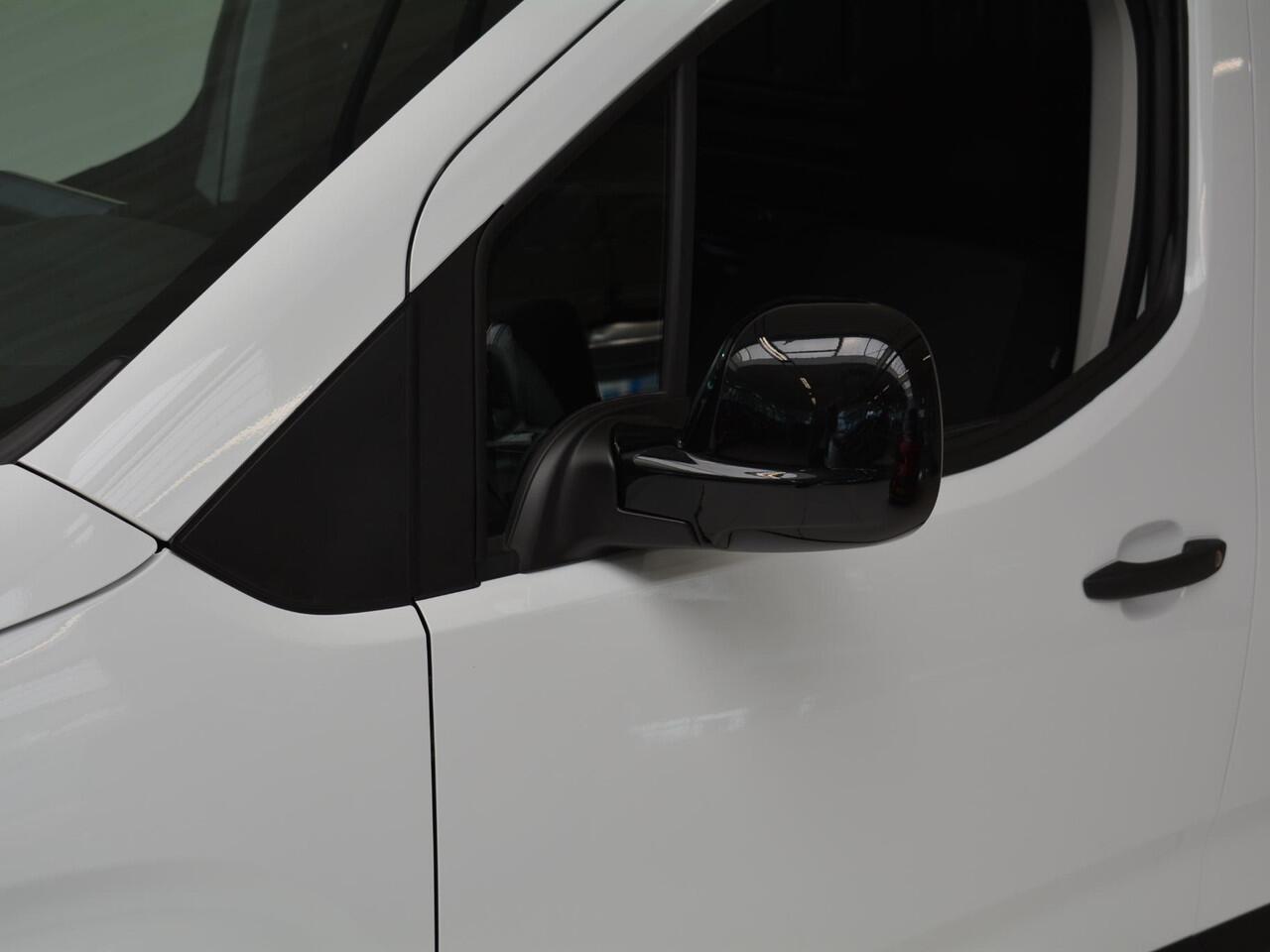 Peugeot PARTNER e-Partner L1 50 kWh | 0% rente | laadruimtebetimmering | Warmtepomp | Comfort stoel | Apple Carplay | camera | ECO LED koplampen | rijklaarprijs