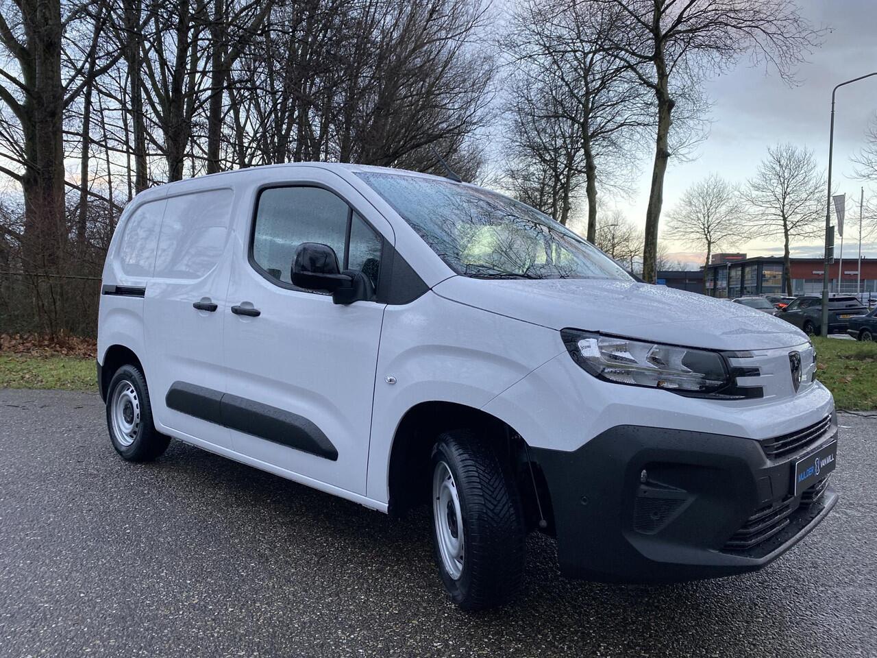 Peugeot PARTNER e-Partner L1 50 kWh 136pk | 8 jaar garantie | 0% financial lease | Apple Carplay | Android Auto | Multimedia | Achteruitrijcamera | Parkeersensoren achter | Digital cockpit | Stuurwielbediening | Bestuurdersstoel comfort | Armsteun | Warmtepomp | Vehicle 