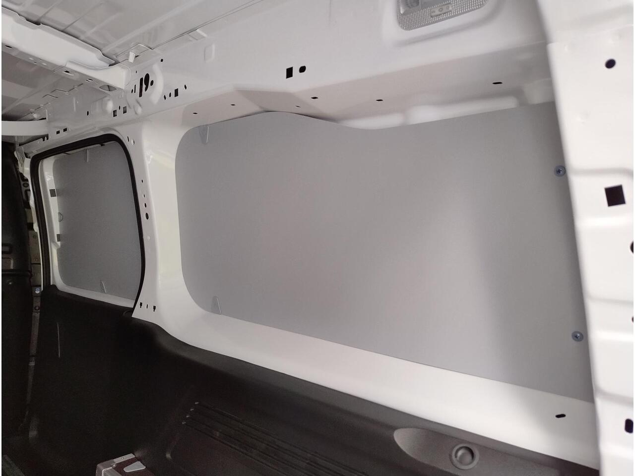 Peugeot PARTNER e-Partner L2 50 kWh 136pk | 8 jaar garantie | 0% financial lease | Apple Carplay | Android Auto | Multimedia | Achteruitrijcamera | Parkeersensoren achter | Digital cockpit | Stuurwielbediening | Bestuurdersstoel comfort | Armsteun | Warmtepomp | Vehicle 