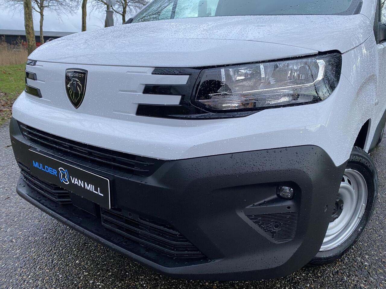 Peugeot PARTNER e-Partner L1 50 kWh 136pk | 8 jaar garantie | 0% financial lease | Apple Carplay | Android Auto | Multimedia | Achteruitrijcamera | Parkeersensoren achter | Digital cockpit | Stuurwielbediening | Bestuurdersstoel comfort | Armsteun | van ¤29.625 voor ¤25.