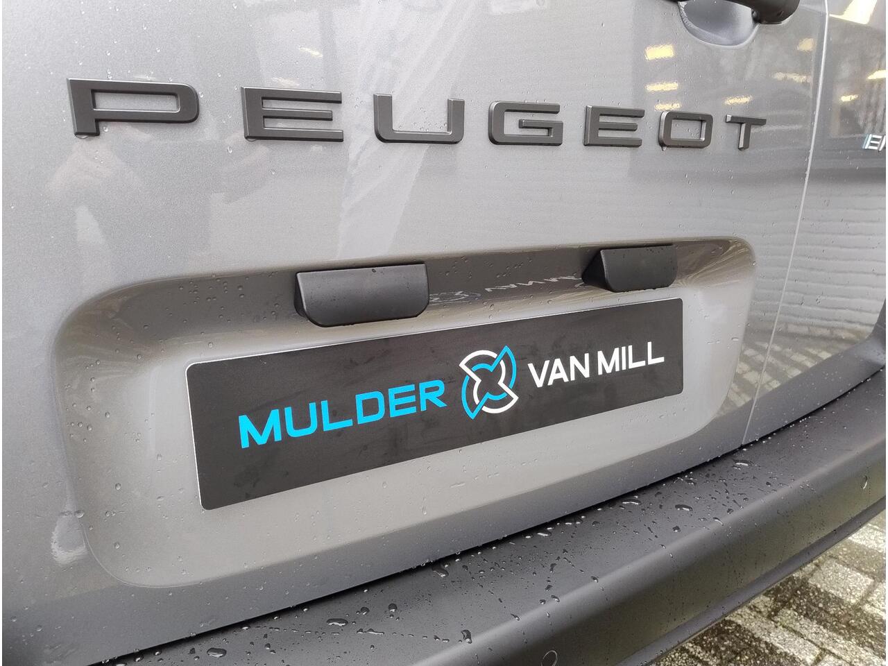 Peugeot PARTNER e-Partner L1 50 kWh 136pk | 8 jaar garantie | 0% financial lease | NAVI | Apple Carplay | Android Auto | Multimedia | Achteruitrijcamera | Parkeersensoren voor en achter | Dode hoek detectie | Digital cockpit | Stuurwielbediening | Bestuurdersstoel comfor