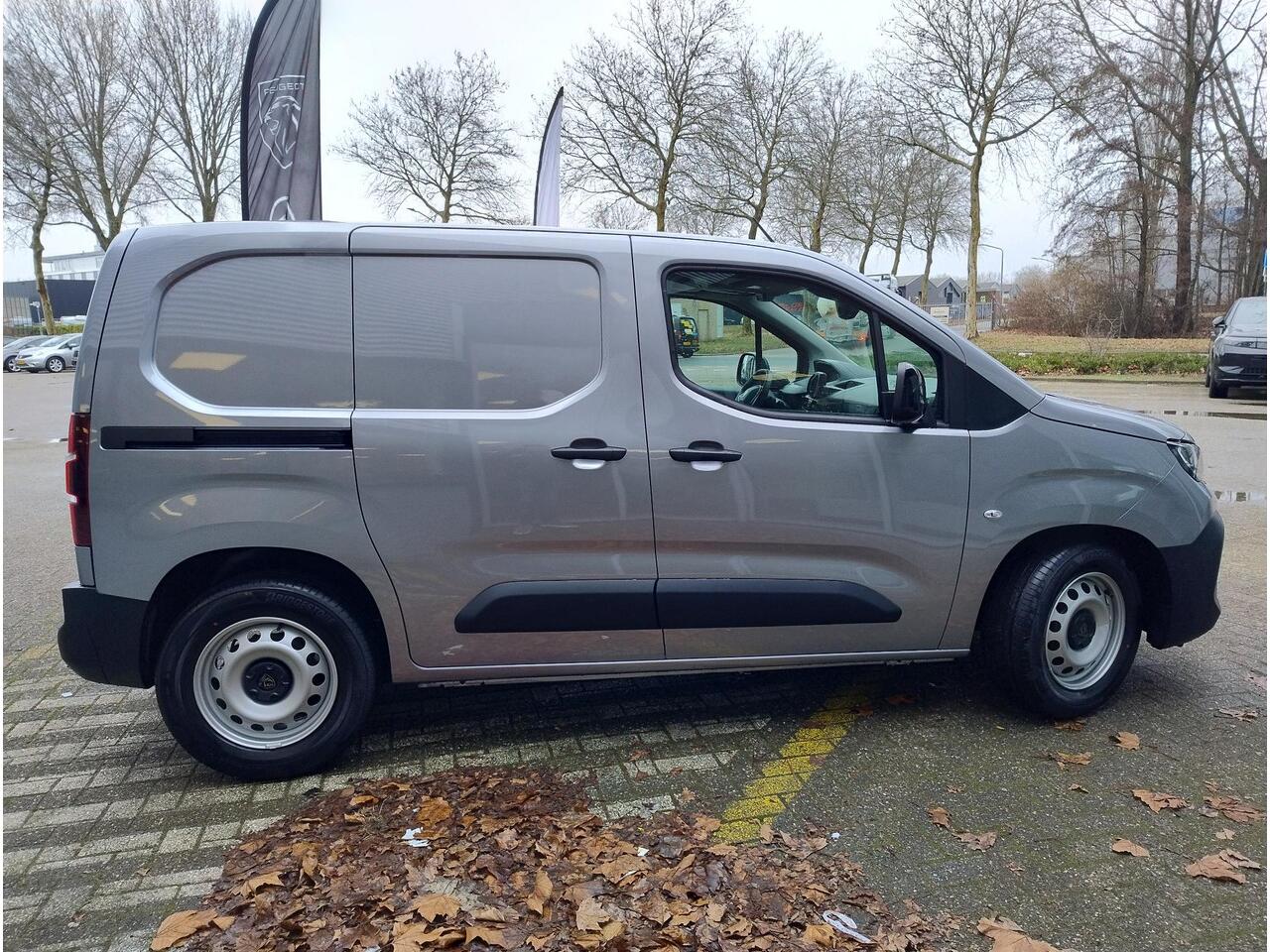 Peugeot PARTNER e-Partner L1 50 kWh 136pk | 8 jaar garantie | 0% financial lease | NAVI | Apple Carplay | Android Auto | Multimedia | Achteruitrijcamera | Parkeersensoren voor en achter | Dode hoek detectie | Digital cockpit | Stuurwielbediening | Bestuurdersstoel comfor
