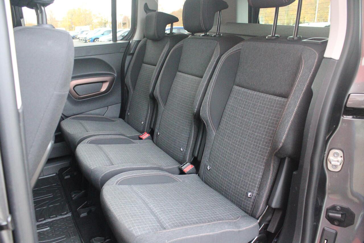 Peugeot Rifter 1.2 130PK AUTOMAAT GT-LINE | PANORAMA DAK INCL. BAGAGE DEK | TREKHAAK | NAVIGATIE | APPLE CARPLAY/ANDROID AUTO | PARKEERSENSOREN ACHTER | LICHTMETALEN VELGEN | CLIMATE CONTROL | CRUISE CONTROL | DAB+ RADIO |