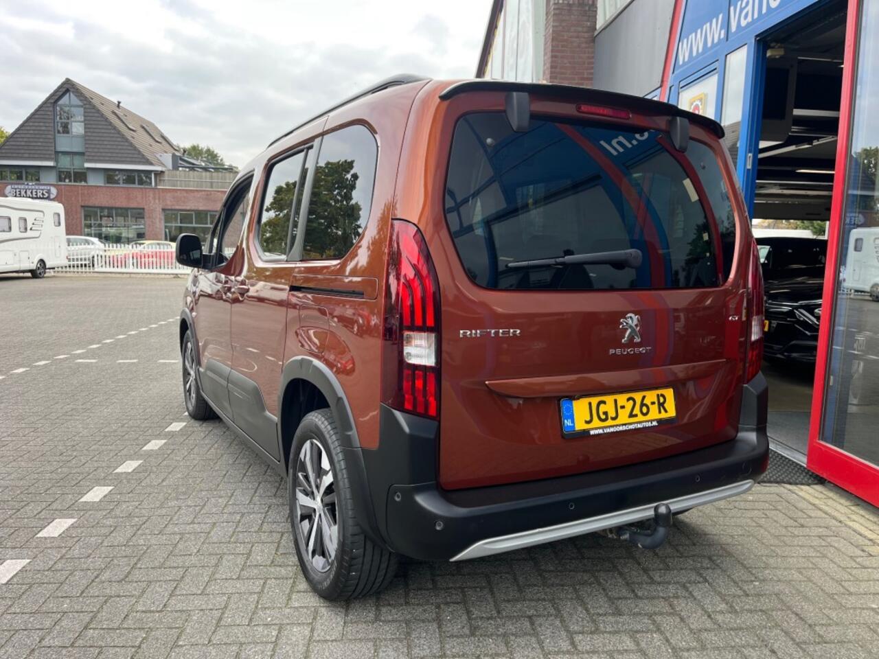 Peugeot Rifter 1.2 130pk Automaat GT Line Vol Opties!!! bj2021