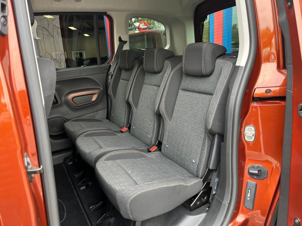 Peugeot Rifter 1.2 130pk Automaat GT Line Vol Opties!!! bj2021