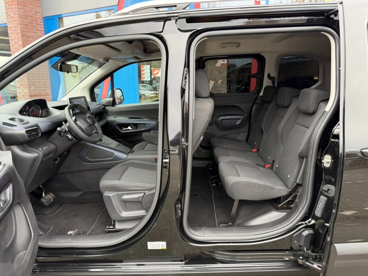 Peugeot Rifter 1.2 130pk Automaat Navi Carplay Camera Airco bj2021