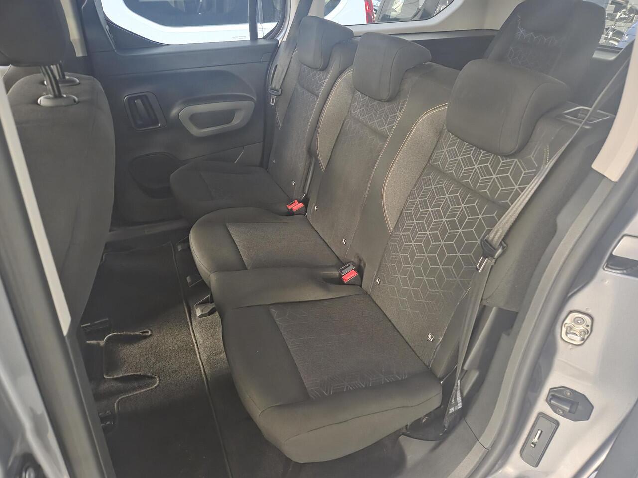 Peugeot Rifter Long 1.2 Puretech Long Active 7p. ALL-IN rijklaarprijs/Navi/Parkeersensoren/7-zits/Airco