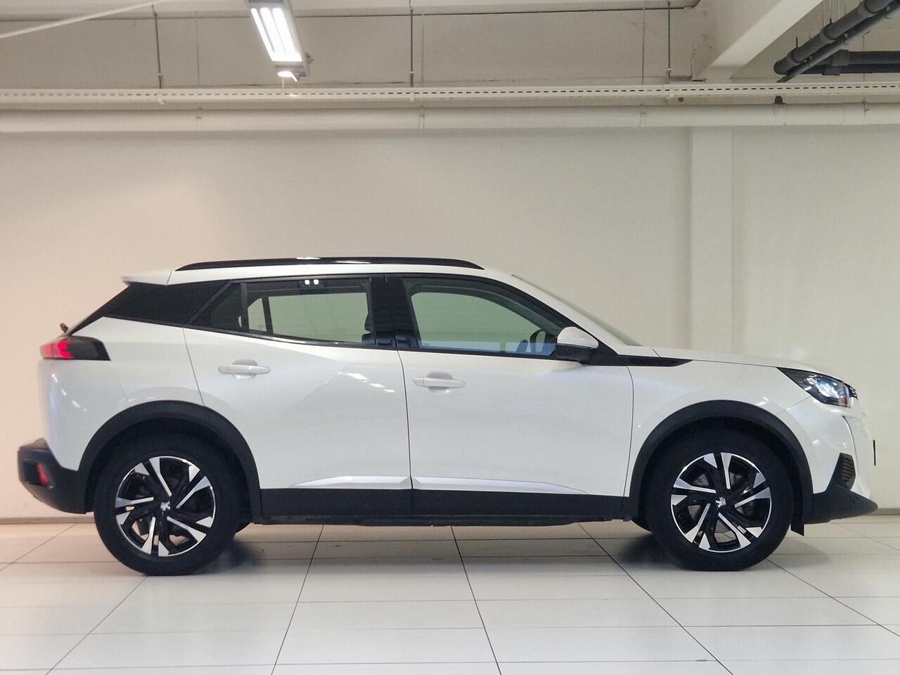 Peugeot e-2008 EV Allure 50 kWh SOH 86,7% | Navigatie | Adaptieve Cruise Control | Achteruitrijcamera | Parkeersensoren voor en achter