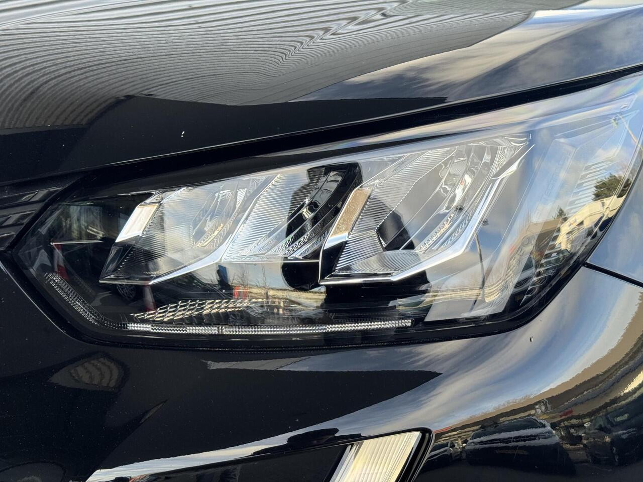 Peugeot e-2008 Allure Pack 50kWh EV 136pk AUTOMAAT | STOELVERW. | CAMERA | NAVI | KEYLESS ENTRY | 18" LM-VELGEN 'BUND'