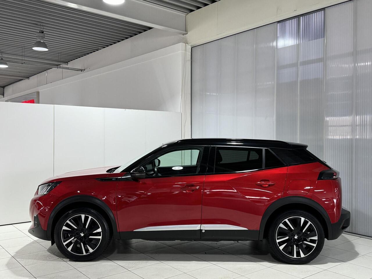 Peugeot e-2008 EV GT 50 kWh fantastische GT uitvoering, heel veel opties | Alcantara bekleding | Cruise Control | Parkeersensoren | Apple Carplay/Android Auto | Keyless | Achteruitrijcamera | Full map navigatie | Dodehoek detectie |