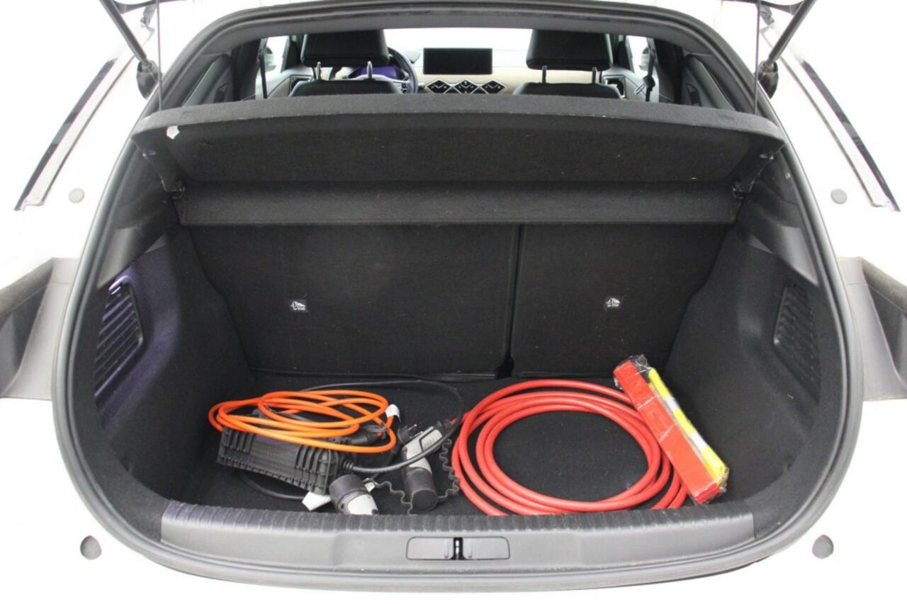 Peugeot e-2008 E-Tense DS 3 Crossback Grand Chic 50 kWh - Carplay, Navi, Camera, Leer, SOH 90,8%