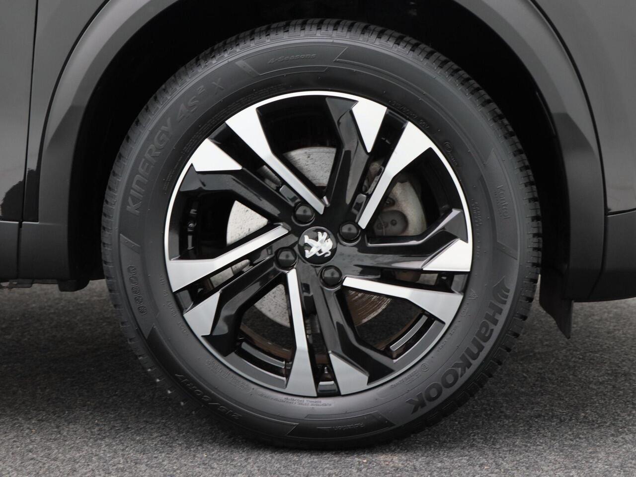 Peugeot e-2008 EV Active Pack 50 kWh 136 Pk | Adaptive Cruise | Camera | Keyless | Stoelverwarming | LED | 17 Inch | 57.313 Km