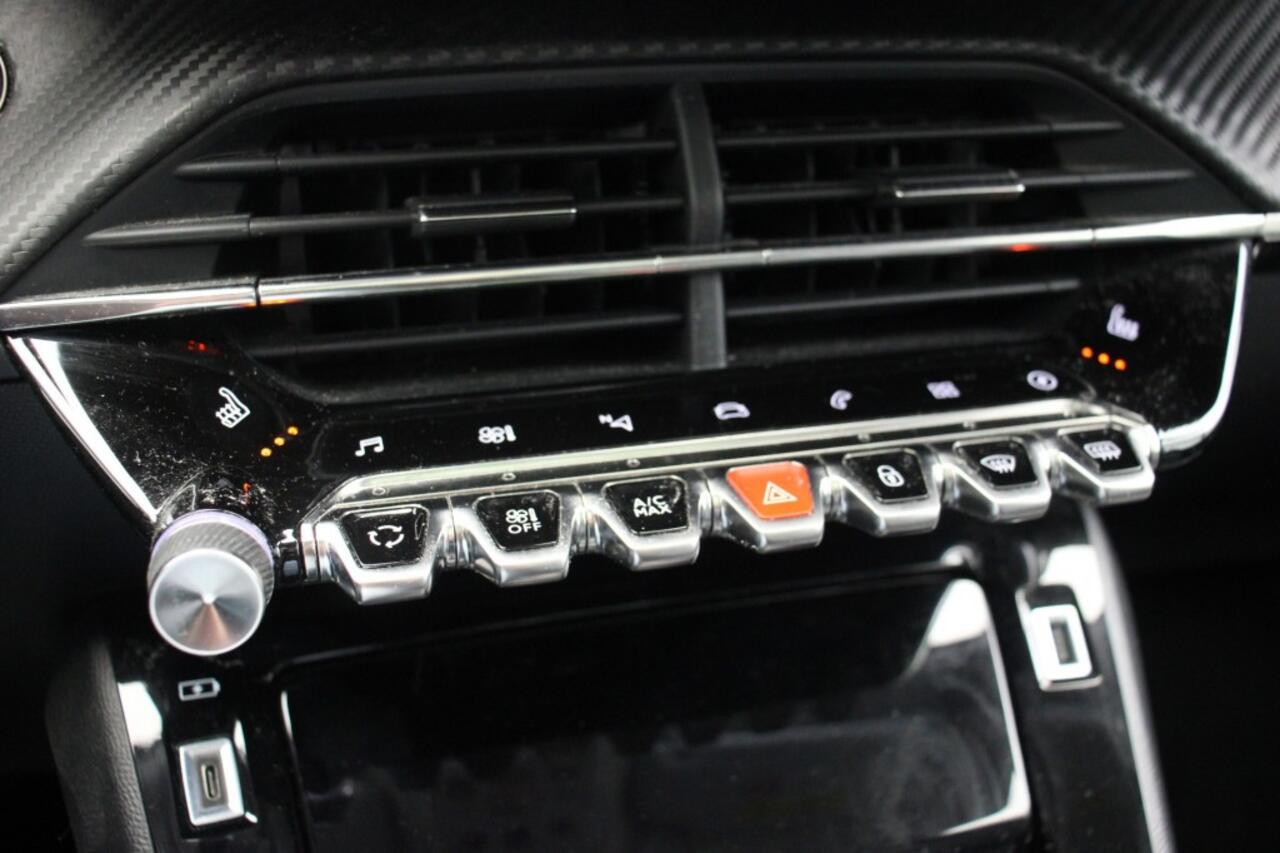 Peugeot e-2008 Allure 50 kWh - Digital Cockpit, Panorama, Carplay, Camera, Navi, Cruise, Stoelverw. SOH 87,8%