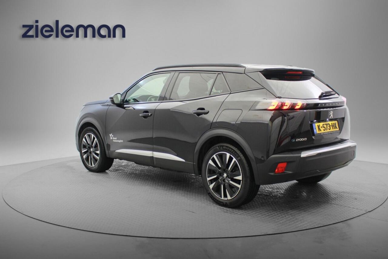 Peugeot e-2008 GT Pack 50 kWh - Digitaal Cockpit, Carplay, Navi, Cruise, Camera, Half Leer, Stoelverw. SOH 92,5%