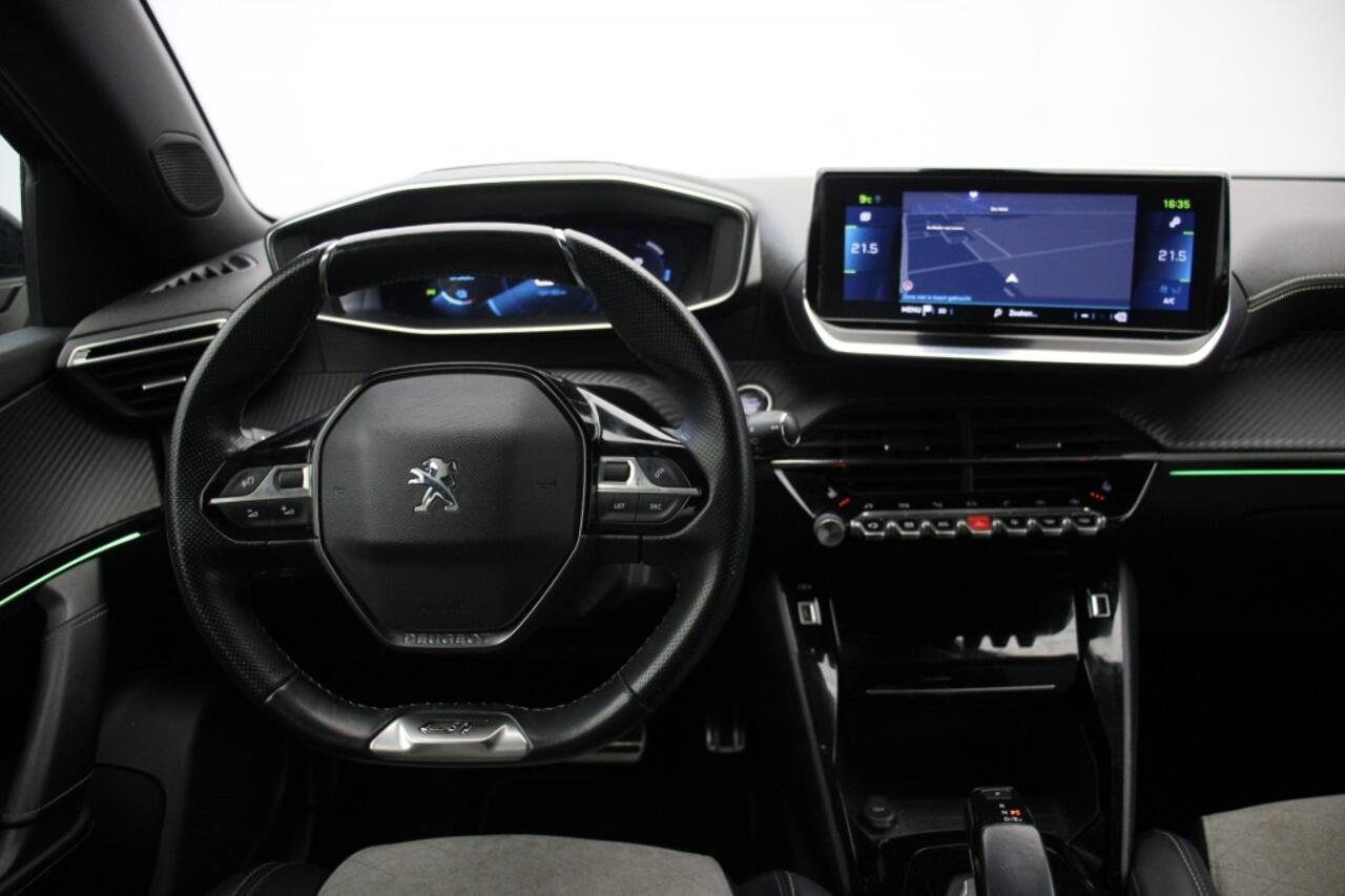 Peugeot e-2008 GT Pack 50 kWh - Digitaal Cockpit, Carplay, Navi, Cruise, Camera, Half Leer, Stoelverw. SOH 92,5%
