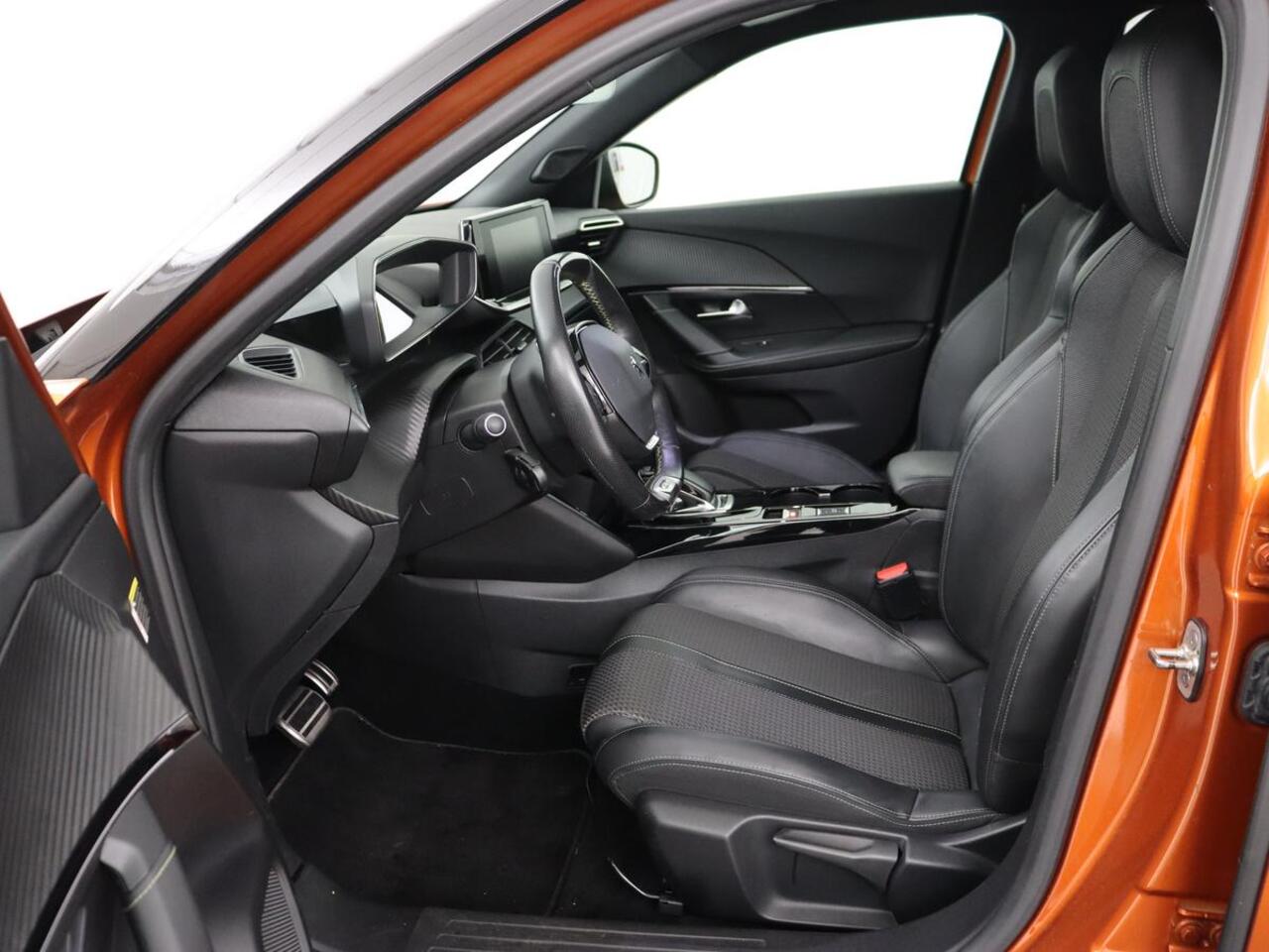 Peugeot e-2008 EV GT 50 kWh | SOH 98% | Carplay | Half leder | Camera | Digital Cockpit | Full LED | Cruise control | Climate control | Bluetooth