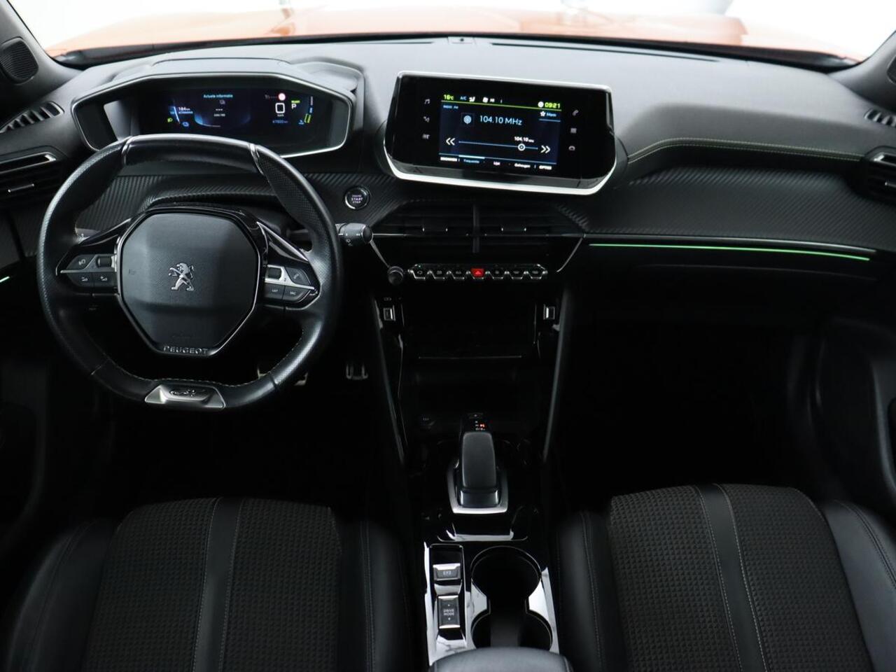 Peugeot e-2008 EV GT 50 kWh | SOH 98% | Carplay | Half leder | Camera | Digital Cockpit | Full LED | Cruise control | Climate control | Bluetooth