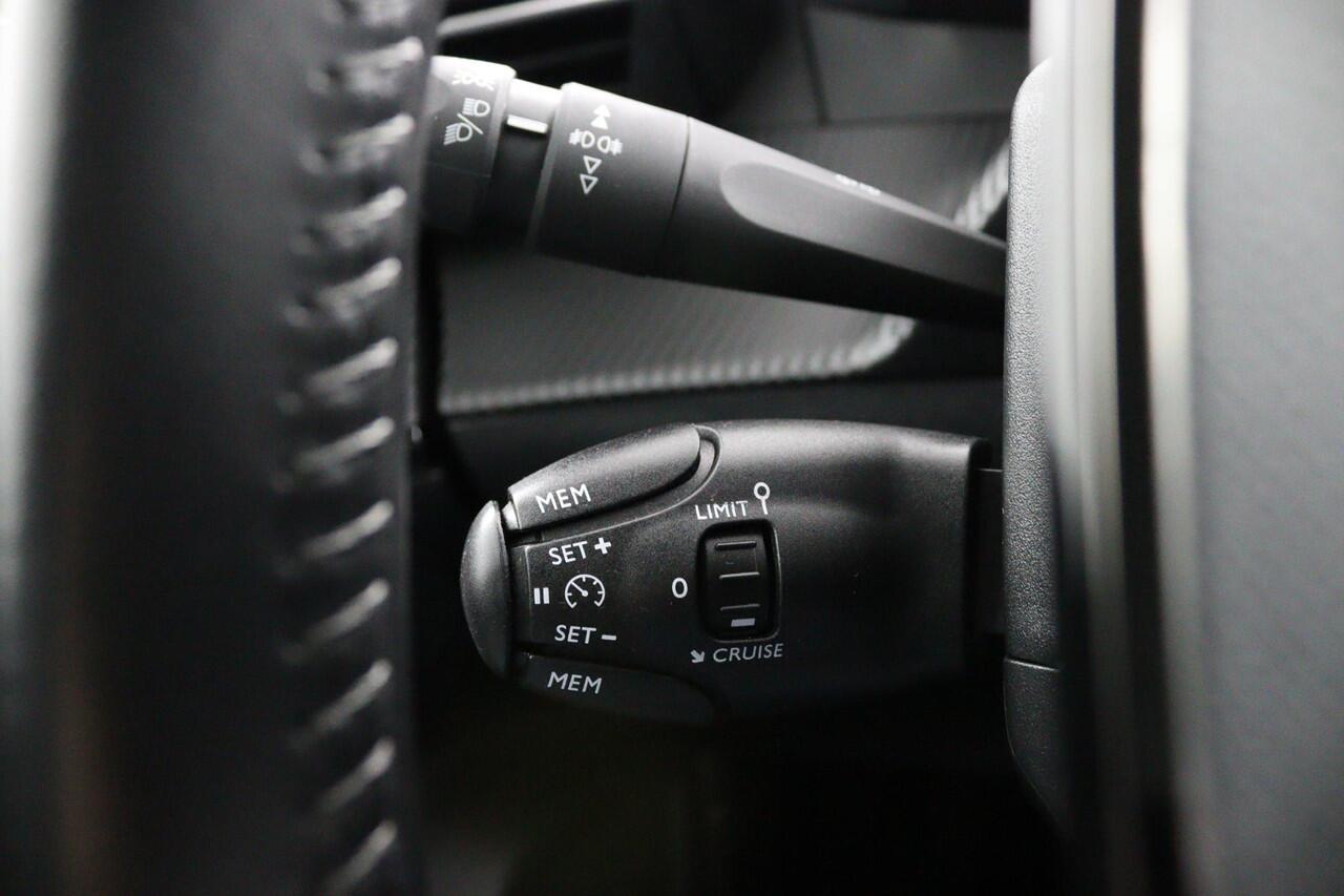 Peugeot e-2008 EV 50 kWh*3FASE*3D-COCKPIT*NAVI*ECC*CAM*CARPLAY*