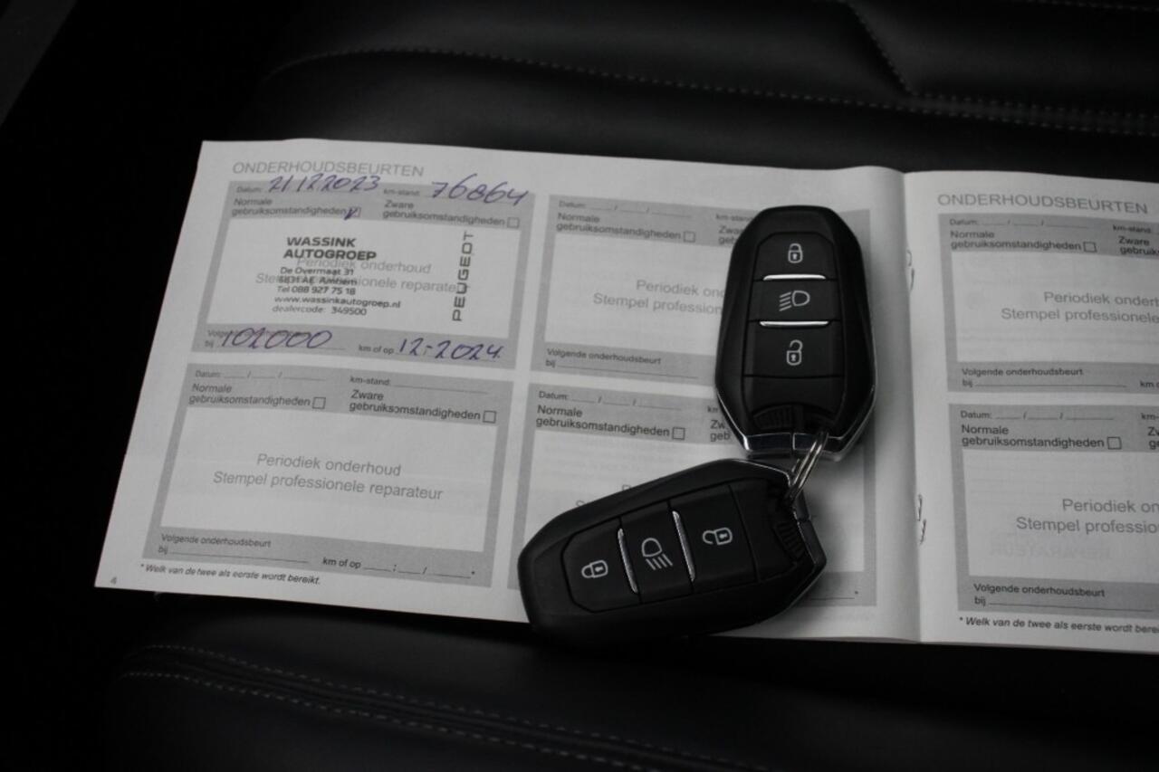 Peugeot e-2008 GT 50 kWh - Pano, Digitaal Cockpit, Carplay, Camera, Leer, Stoelverw. GERESERVEERD!!!