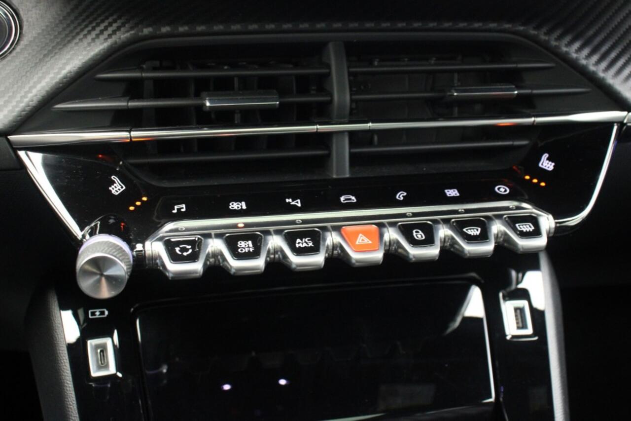 Peugeot e-2008 GT 50 kWh - Pano, Digitaal Cockpit, Carplay, Camera, Leer, Stoelverw. GERESERVEERD!!!