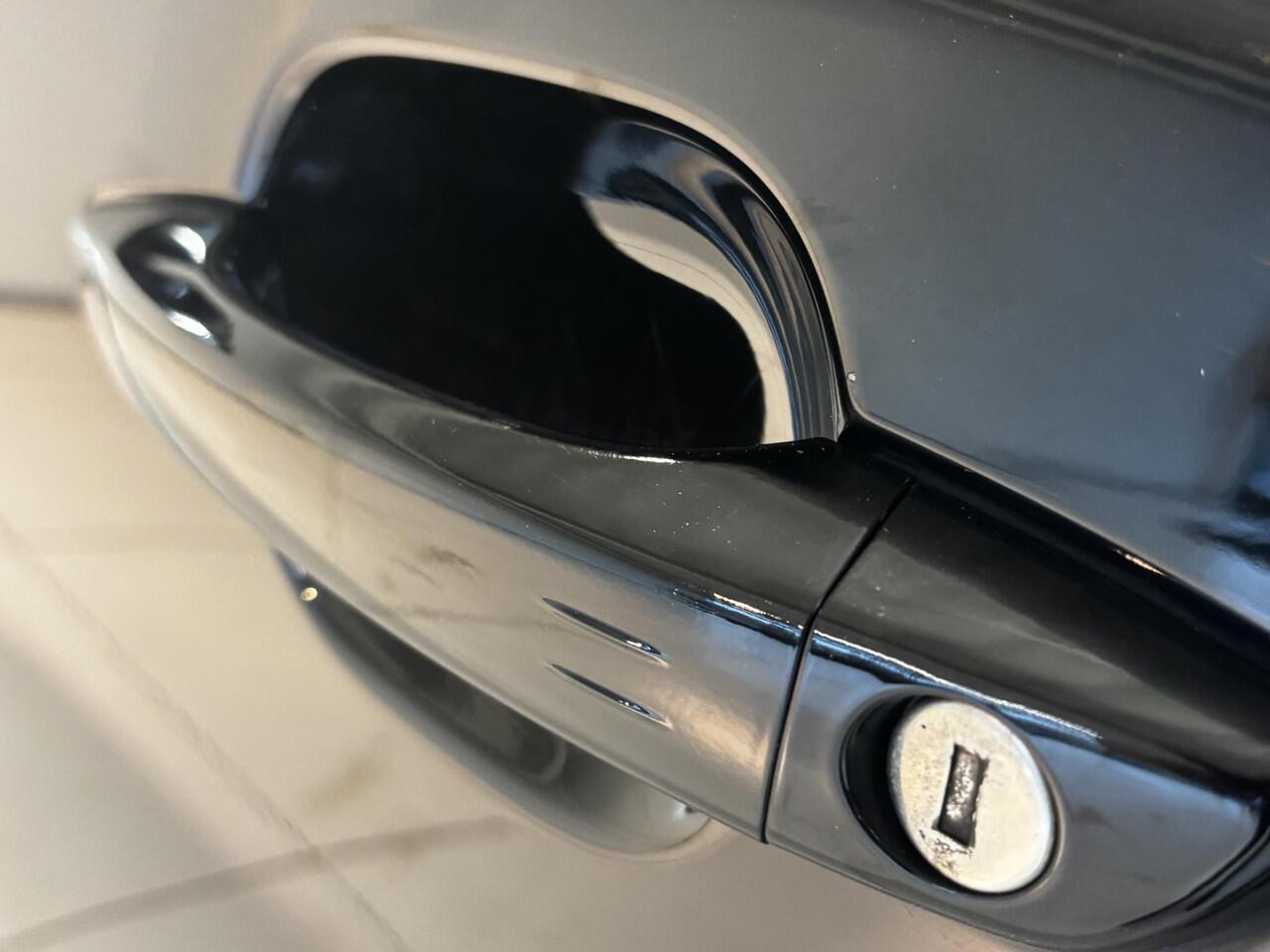 Peugeot e-2008 EV GT 50 kWh | ELEKTRISCH SCHUIFDAK | Alcantara | Stoelverwarming | Navigatie | Adaptive cruise control