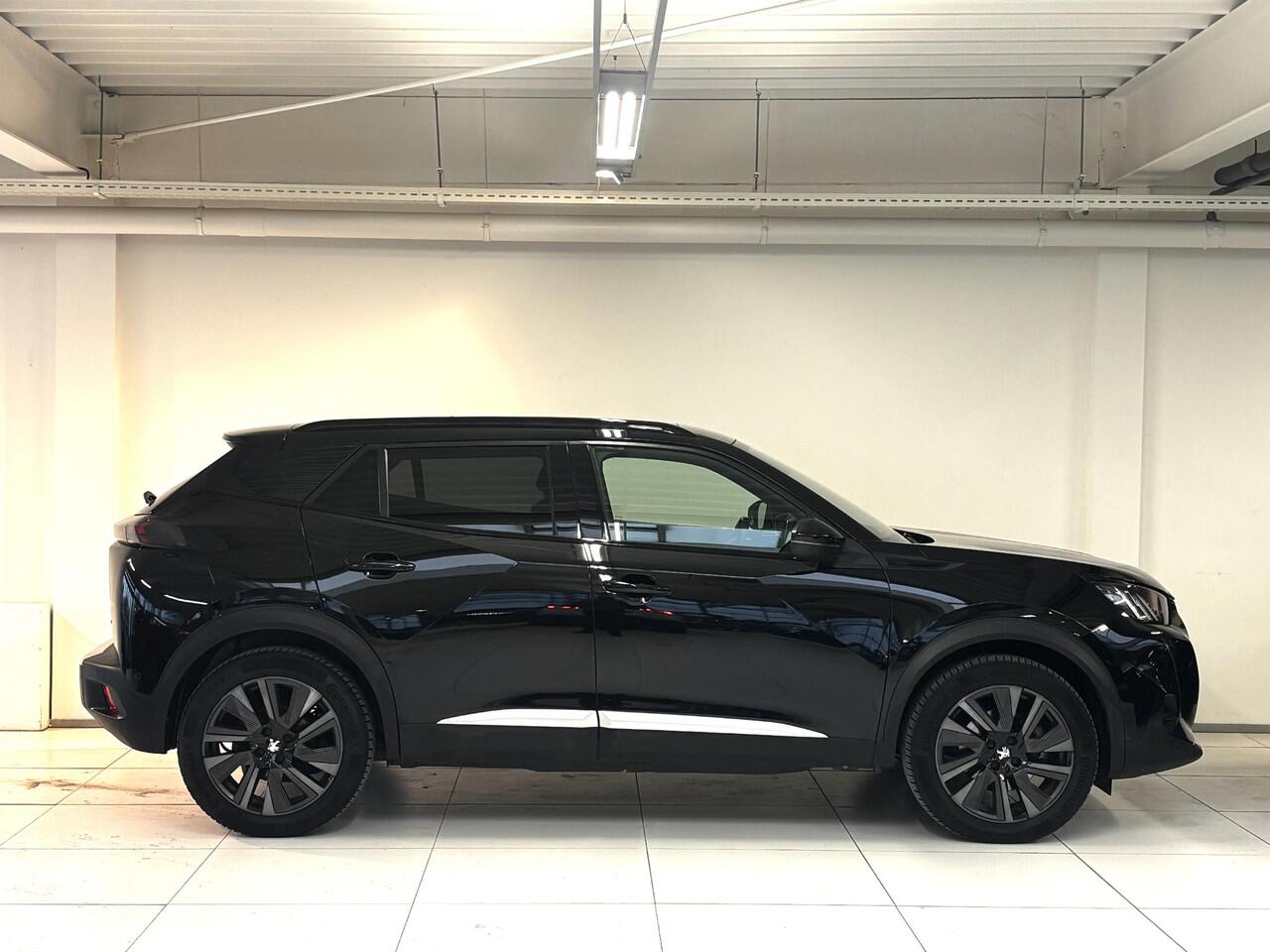 Peugeot e-2008 EV GT 50 kWh | ELEKTRISCH SCHUIFDAK | Alcantara | Stoelverwarming | Navigatie | Adaptive cruise control