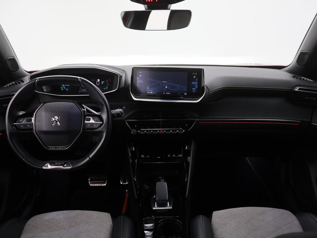 Peugeot e-2008 EV GT 50 kWh SOH92%|NAVI|ACC|BLIS|CAMERA|STOELVERW|LEER|LED