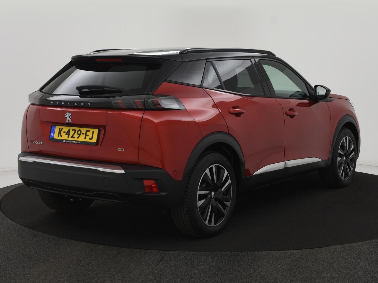 Peugeot e-2008 EV GT 50 kWh SOH92%|NAVI|ACC|BLIS|CAMERA|STOELVERW|LEER|LED