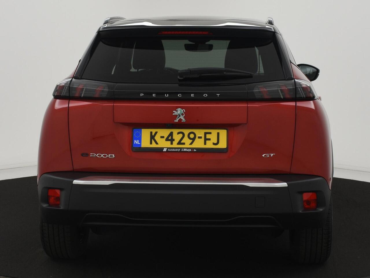 Peugeot e-2008 EV GT 50 kWh SOH92%|NAVI|ACC|BLIS|CAMERA|STOELVERW|LEER|LED