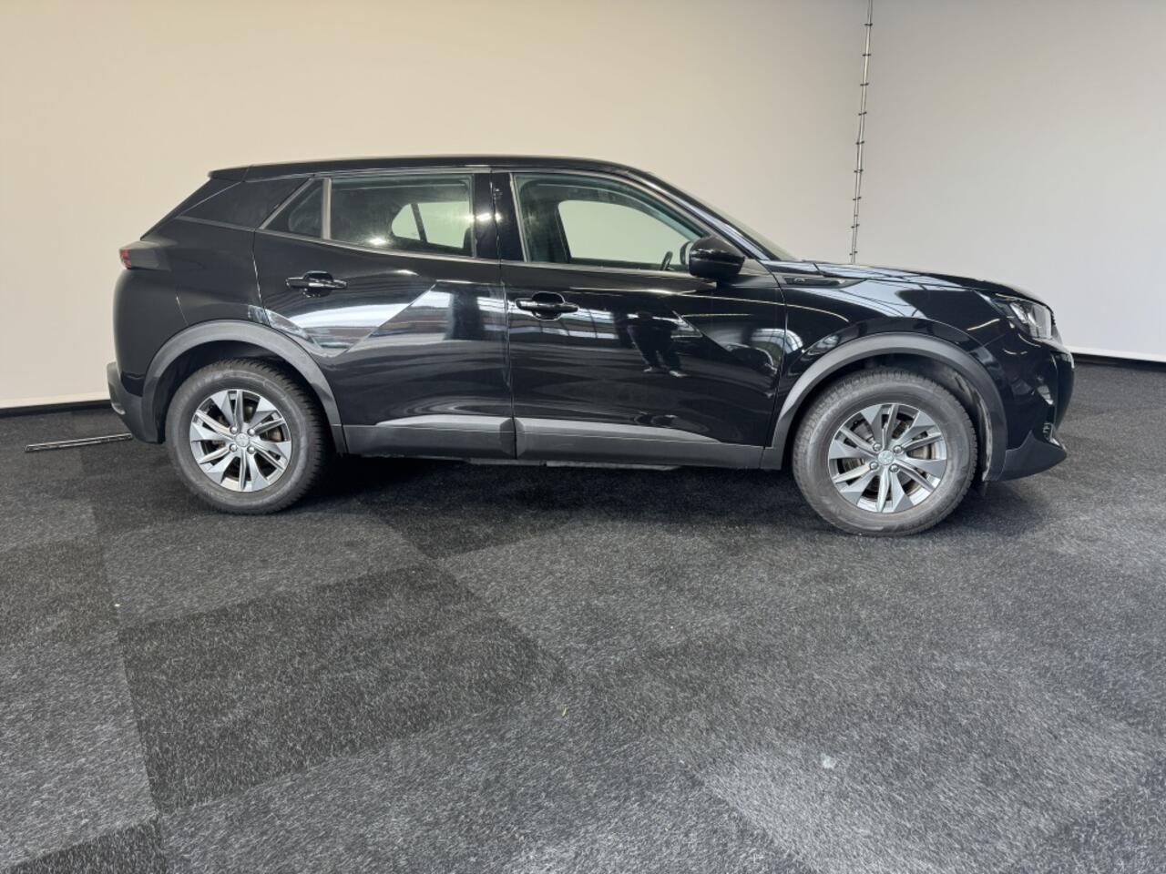 Peugeot e-2008 50 kWh EV Active Carplay Airco Cruise Control