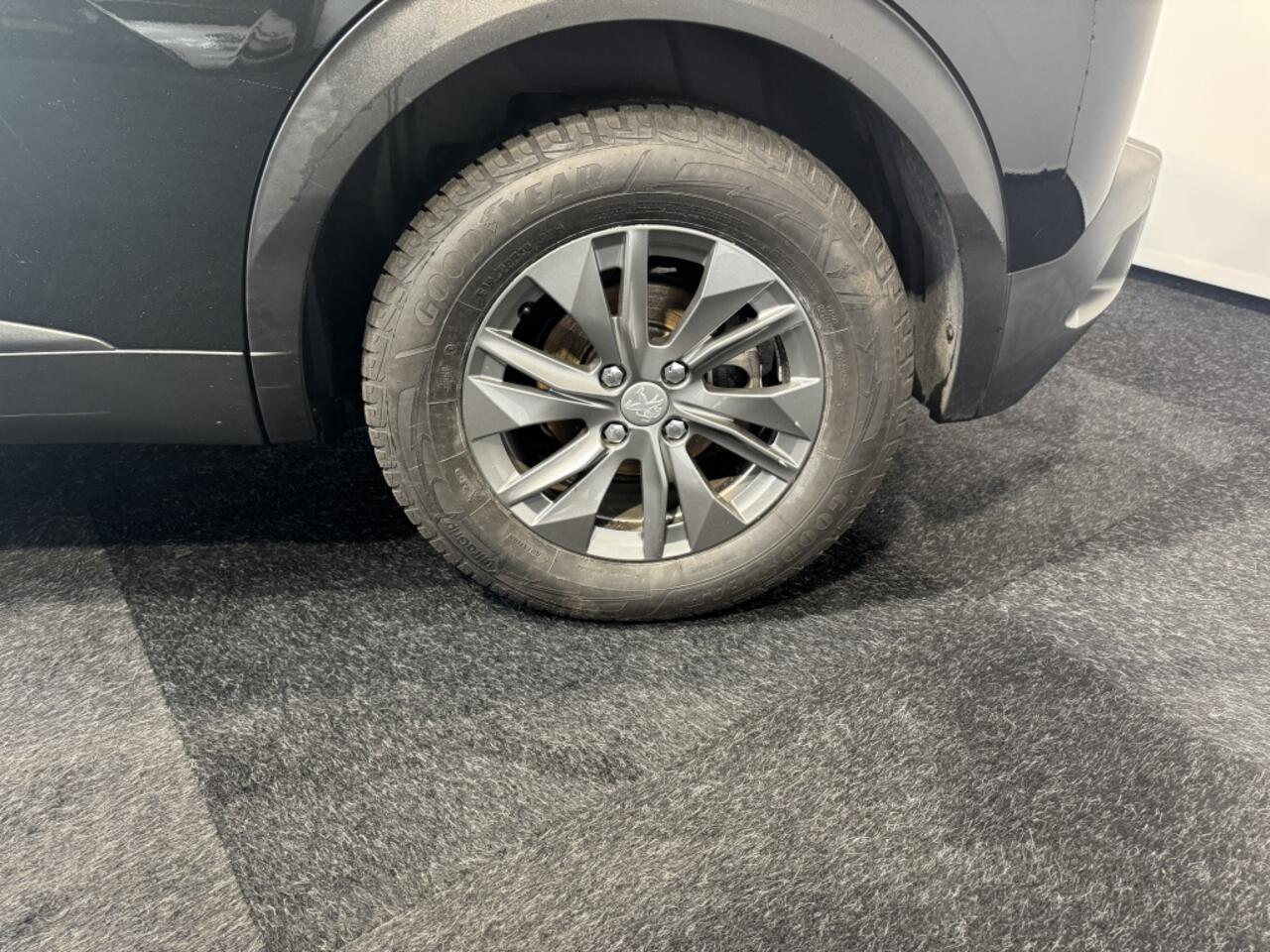 Peugeot e-2008 50 kWh EV Active Carplay Airco Cruise Control