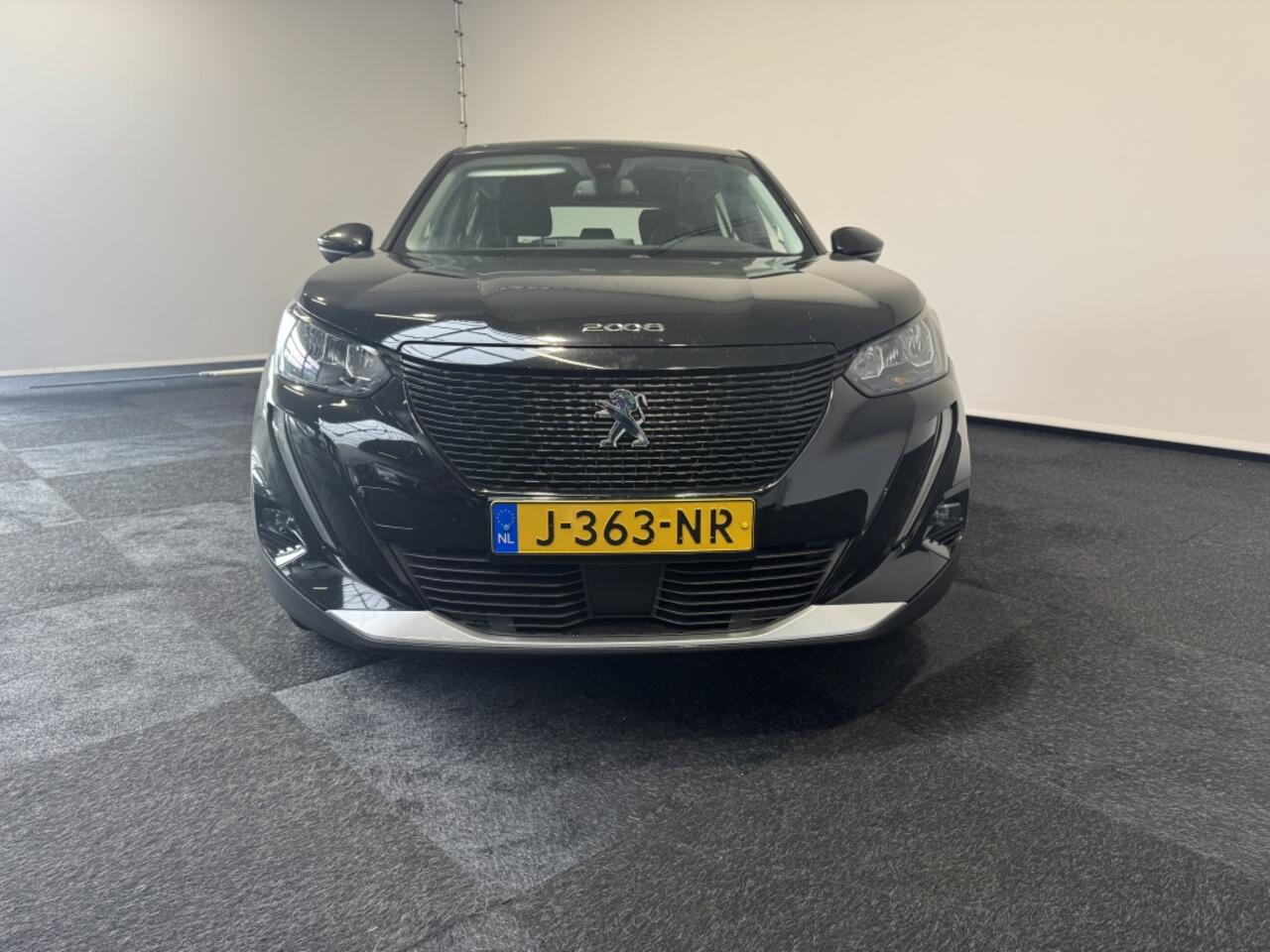 Peugeot e-2008 50 kWh EV Active Carplay Airco Cruise Control