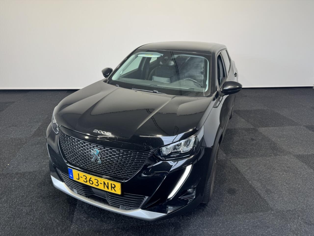 Peugeot e-2008 50 kWh EV Active Carplay Airco Cruise Control