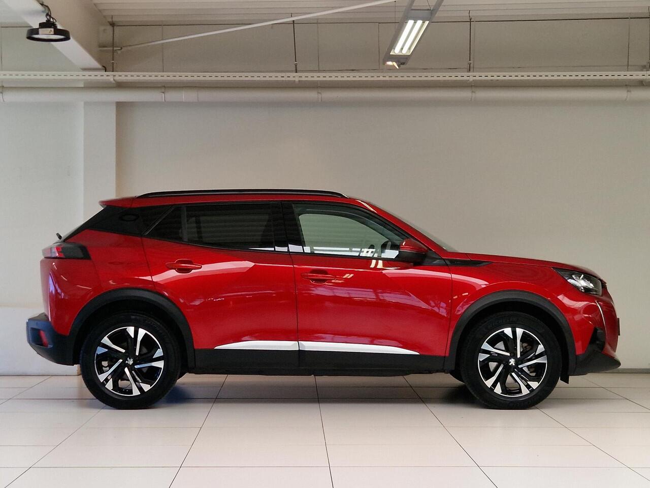 Peugeot e-2008 EV Allure Pack 50 kWh 11kW 3-Fase | SOH 90,6% | Achteruitrijcamera | Climate Control | Parkeersensoren achter