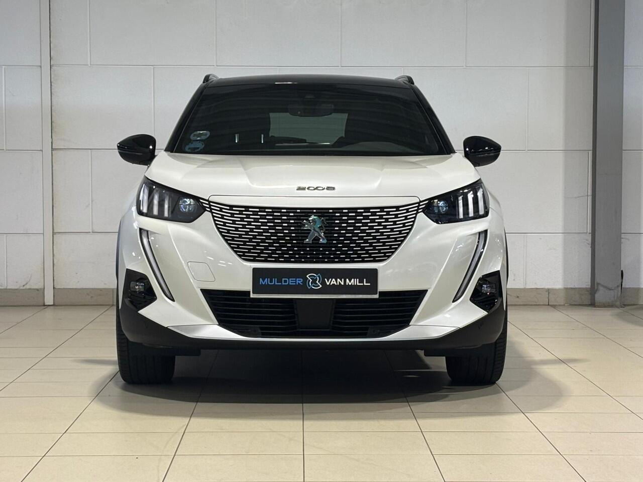 Peugeot e-2008 GT Pack 50kWh EV 136pk AUTOMAAT | SCHUIF/KANTELDAK | NAPPA LEDER | STOELVERW. | 18" EVISSA | KEYLESS ENTRY | ADAPTIVE CRUISE | NAVI | CAMERA